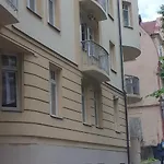 아파트 46m2 S Balkonem V Lazenskem Centru *