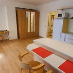 아파트 46m2 S Balkonem V Lazenskem Centru 카를로비바리