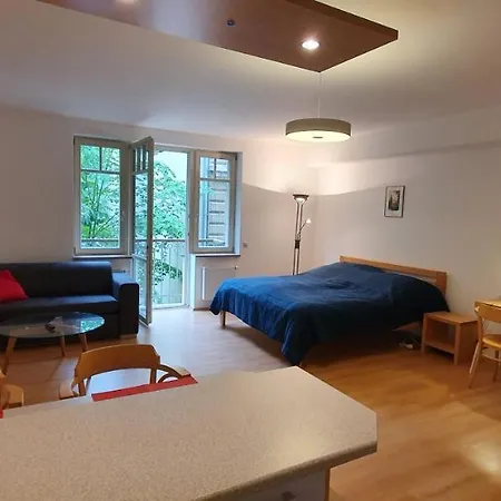 아파트 46m2 S Balkonem V Lazenskem Centru 카를로비바리