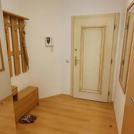 Lägenhet 46m2 S Balkonem V Lazenskem Centru Karlovy Vary